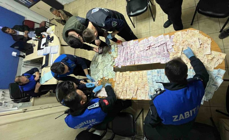 Dilencilikle 42 Bin Tl Ve Döviz Toplayan Şahıs: "paralar Uzaydan Gelmiş, Ben De Uzaydan Geldim"