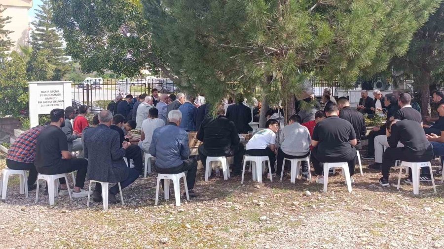 Şehit Üsteğmen Ozan Şarlak Mezarı Başında Dualarla Anıldı