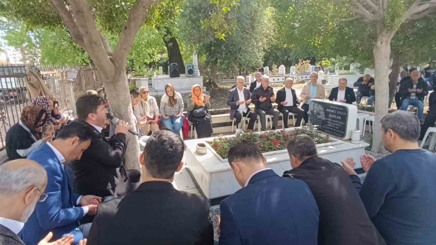 Şehit Üsteğmen Ozan Şarlak Mezarı Başında Dualarla Anıldı
