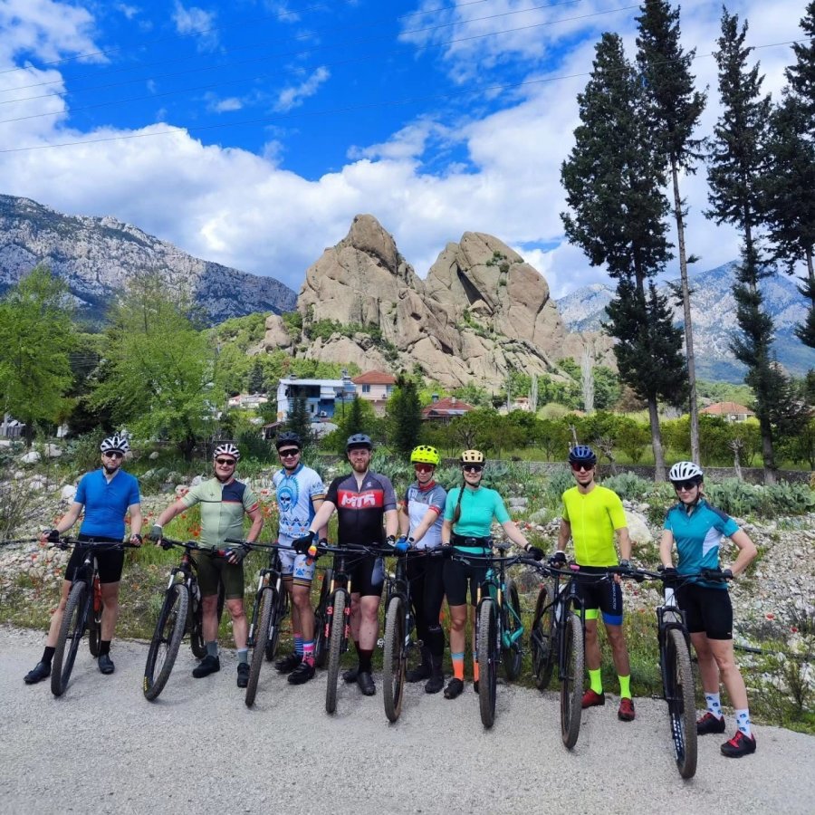 Rus Ve Avrupalı Bisiklet Sporcuları Kamp İçin Kemer’i Tercih Etti