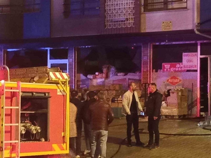 Markette Yangın: 1 Çocuk Öldü, 5 Kişi Yaralandı