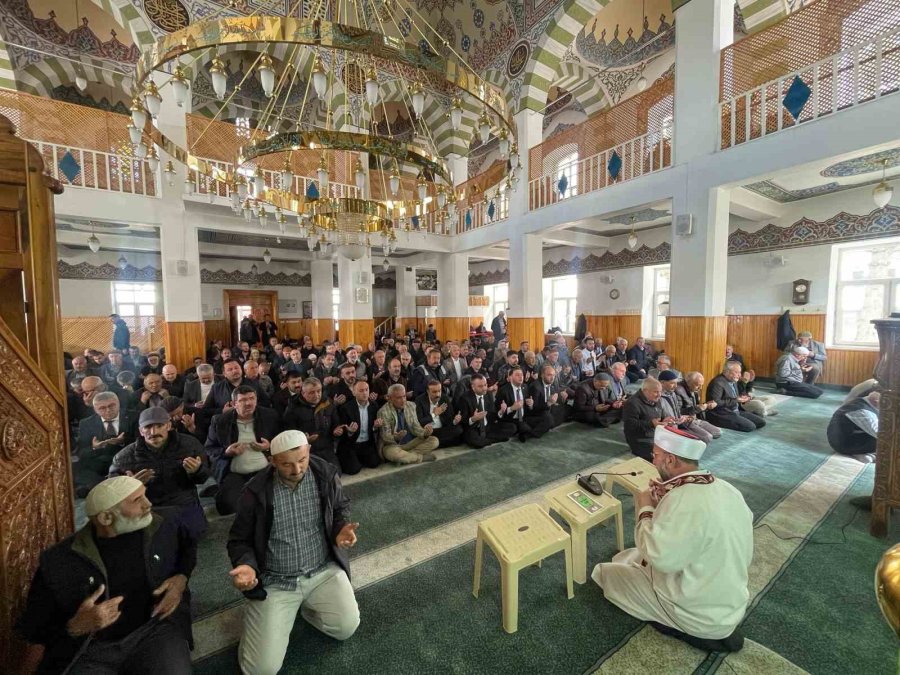 Alparslan Türkeş, Kayseri’de 30 Ayrı Camide Dualarla Anıldı