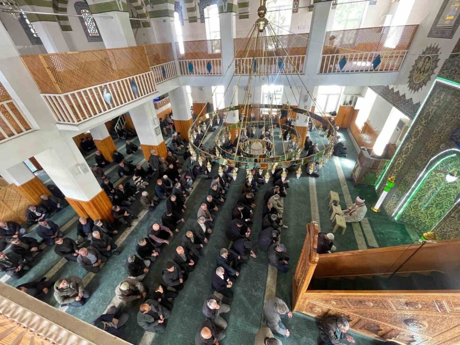 Alparslan Türkeş, Kayseri’de 30 Ayrı Camide Dualarla Anıldı