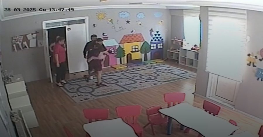 Antalya’da 2 Yaşındaki Çocuğa Kreşte Akran Zorbalığı İddiası