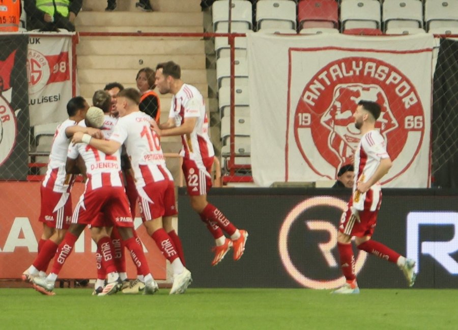 Trendyol Süper Lig: Antalyaspor: 2 - Samsunspor: 1 (maç Sonucu)