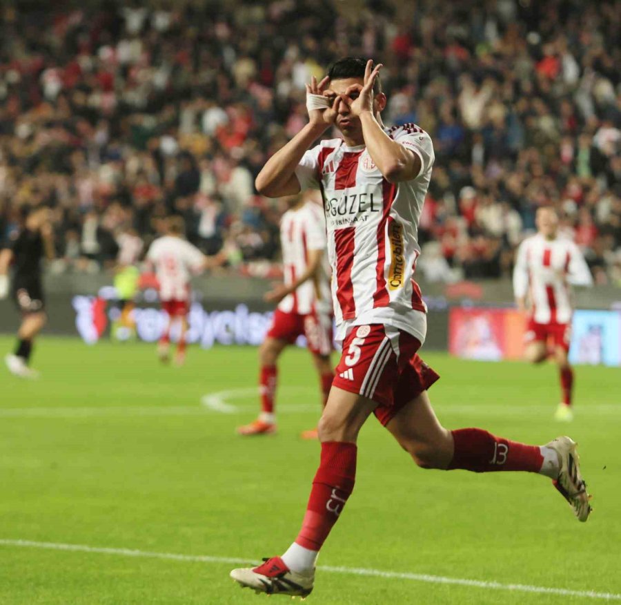 Trendyol Süper Lig: Antalyaspor: 1 - Samsunspor: 0 (ilk Yarı)