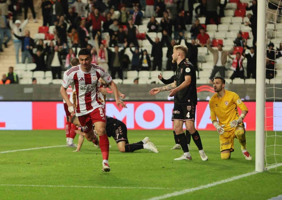 Trendyol Süper Lig: Antalyaspor: 1 - Samsunspor: 0 (ilk Yarı)