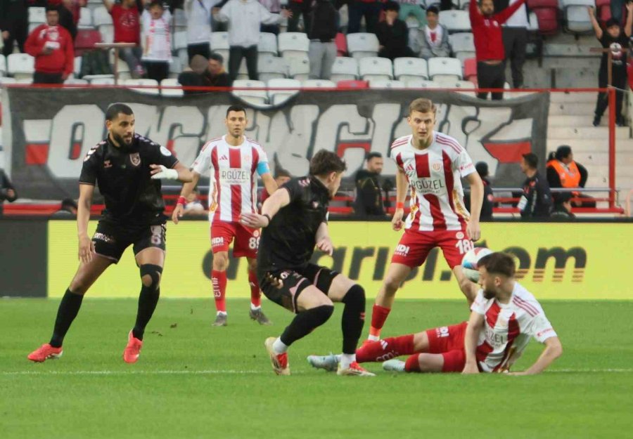 Trendyol Süper Lig: Antalyaspor: 1 - Samsunspor: 0 (ilk Yarı)