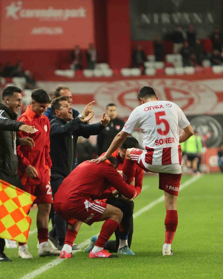 Trendyol Süper Lig: Antalyaspor: 1 - Samsunspor: 0 (ilk Yarı)