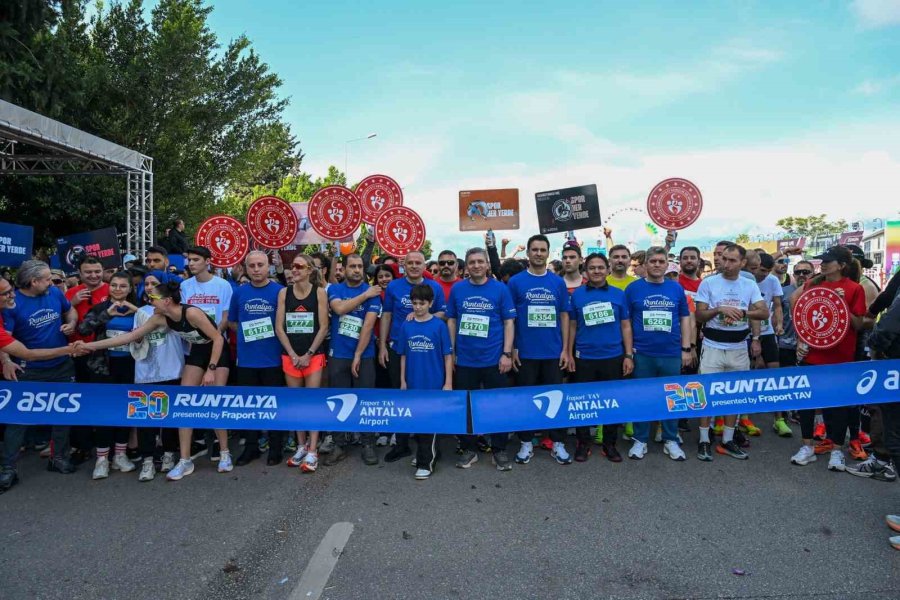 20. Uluslararası Runtalya Maratonu Antalya’da Başladı