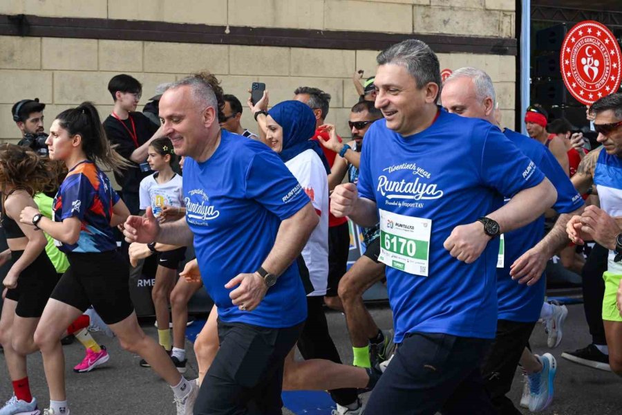20. Uluslararası Runtalya Maratonu Antalya’da Başladı