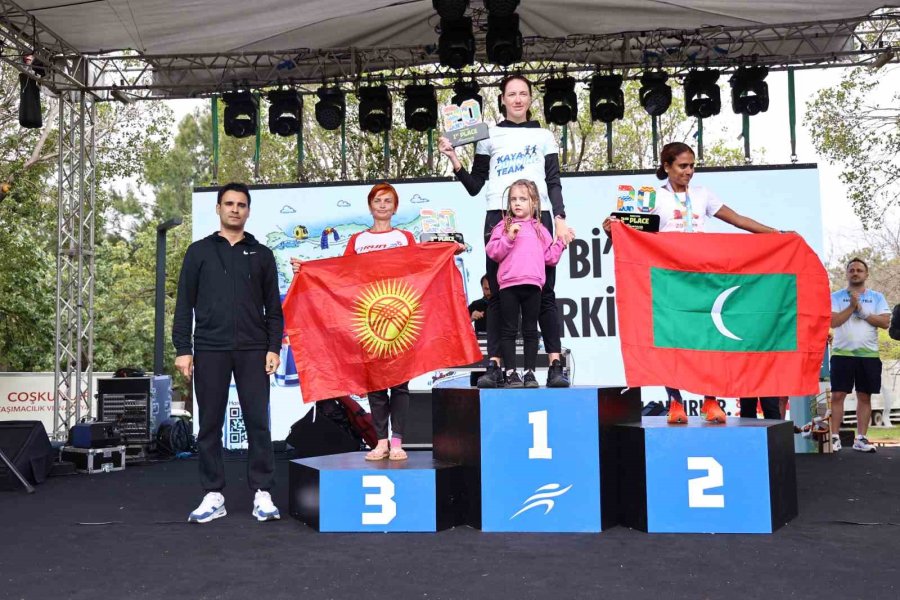 68 Ülkeden 1800’ü Yabancı,10 Bin Sporcu Runtalya’da Koştu