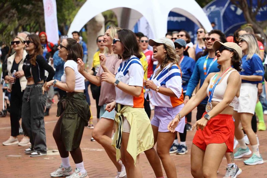 68 Ülkeden 1800’ü Yabancı,10 Bin Sporcu Runtalya’da Koştu