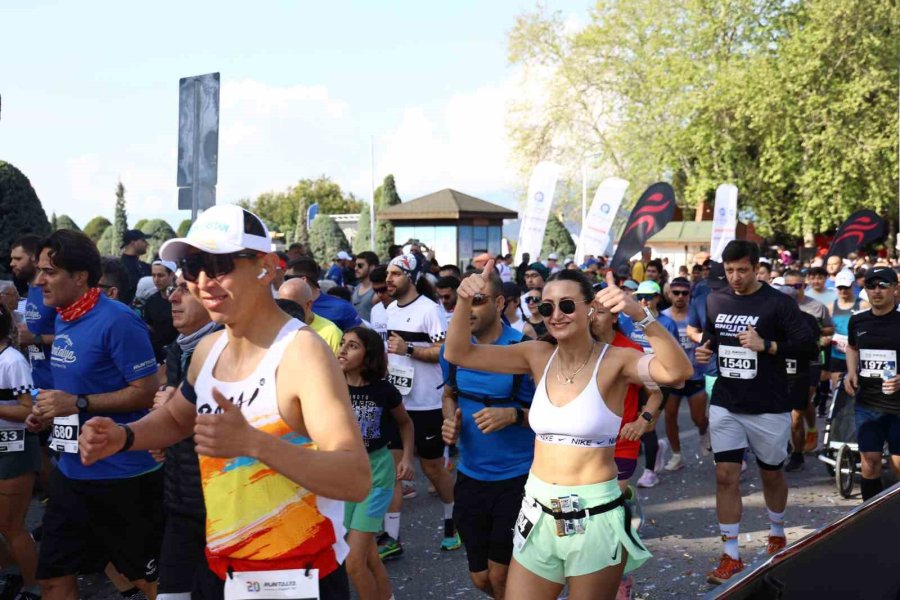 68 Ülkeden 1800’ü Yabancı,10 Bin Sporcu Runtalya’da Koştu