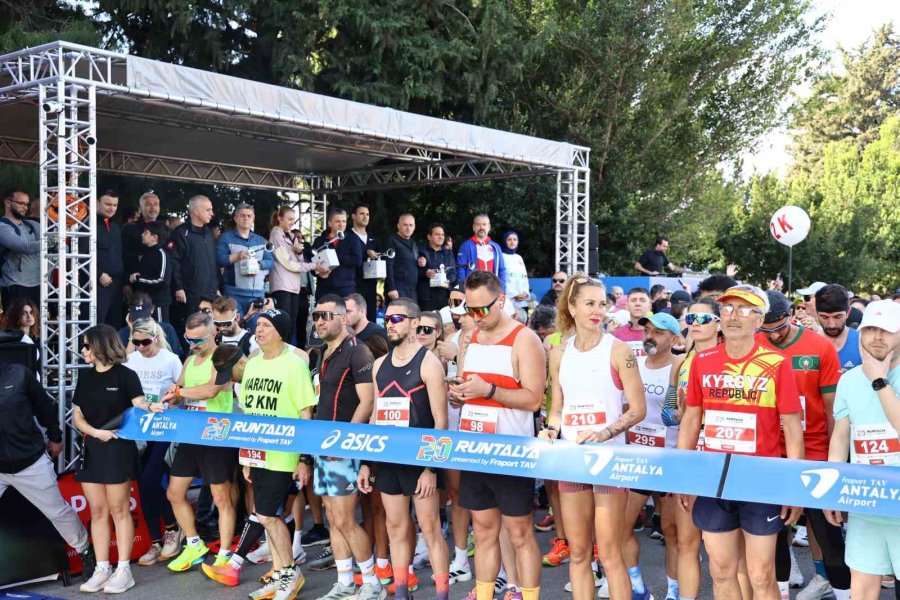 68 Ülkeden 1800’ü Yabancı,10 Bin Sporcu Runtalya’da Koştu