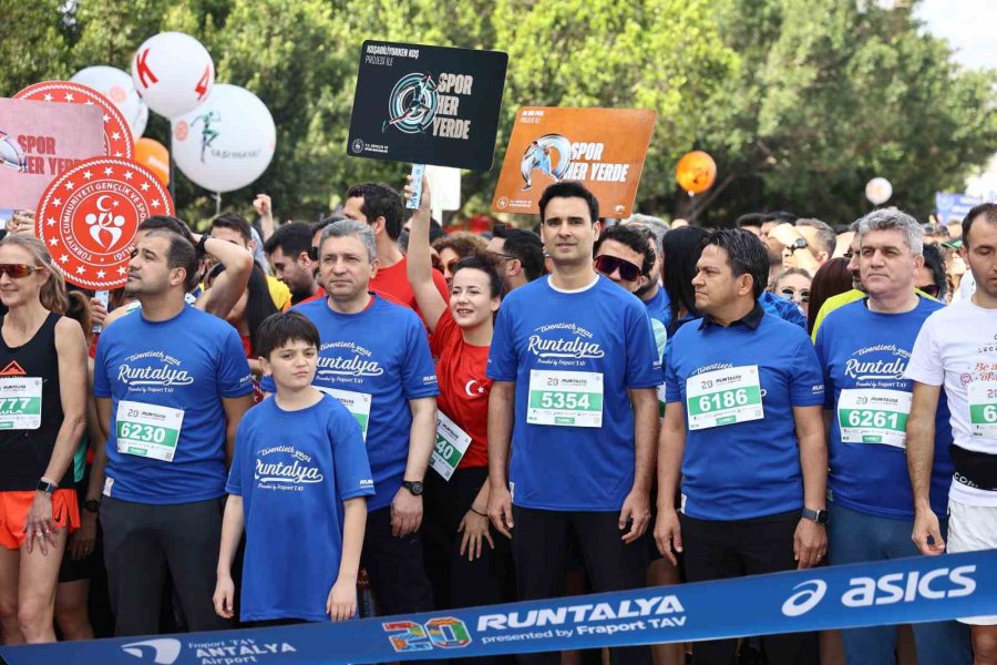 68 Ülkeden 1800’ü Yabancı,10 Bin Sporcu Runtalya’da Koştu