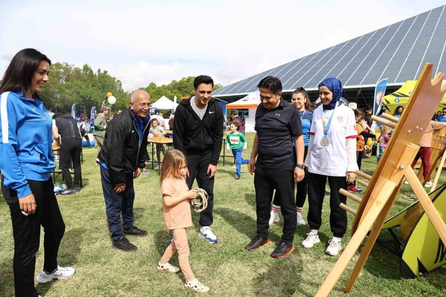 68 Ülkeden 1800’ü Yabancı,10 Bin Sporcu Runtalya’da Koştu