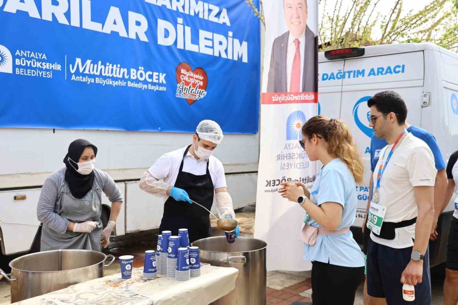 68 Ülkeden 1800’ü Yabancı,10 Bin Sporcu Runtalya’da Koştu