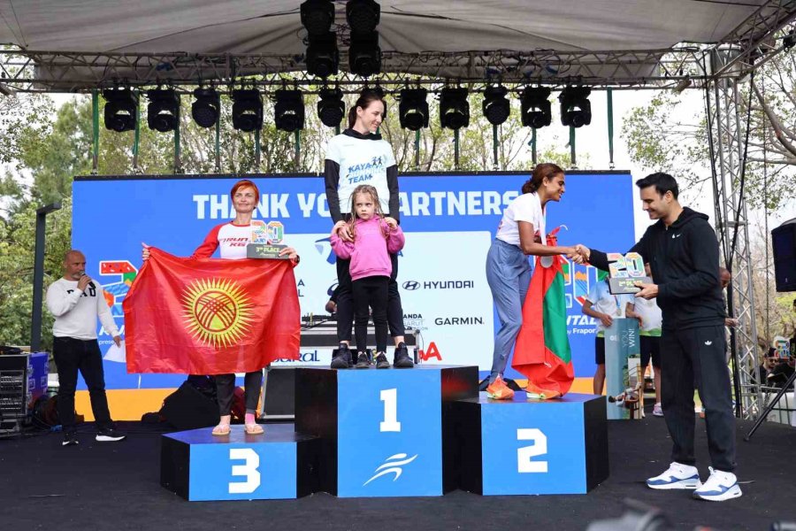 68 Ülkeden 1800’ü Yabancı,10 Bin Sporcu Runtalya’da Koştu