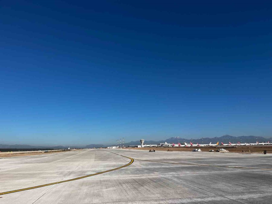 Antalya Havalimanı’nın Kapasitesi 35 Milyon Yolcudan 82 Milyona Çıkıyor