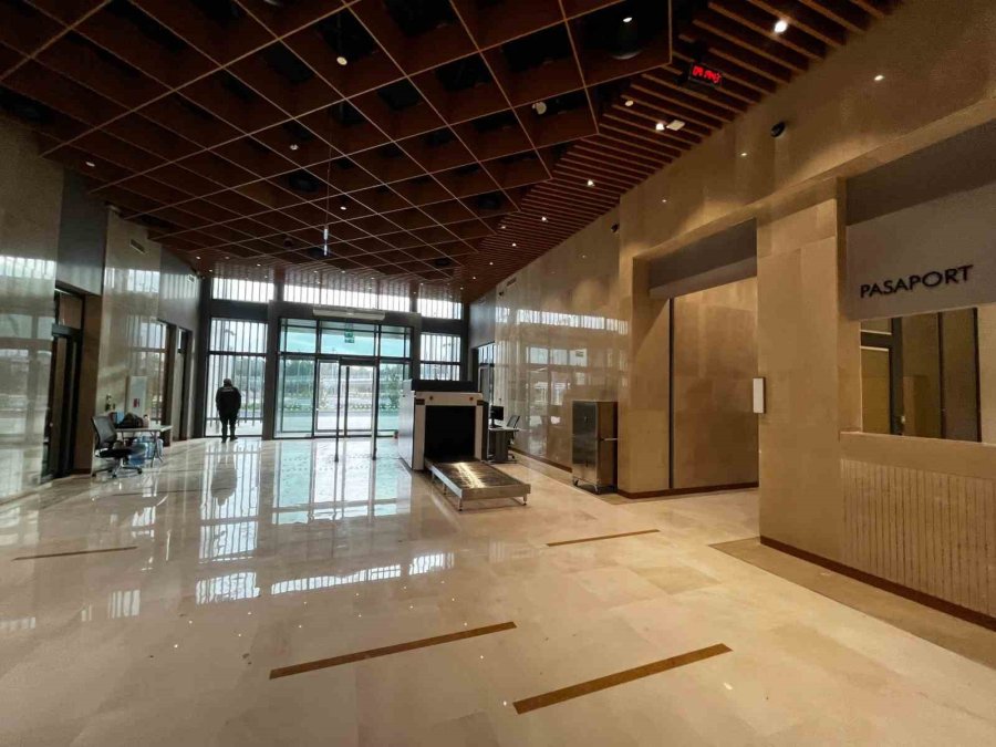 Antalya Havalimanı’nın Kapasitesi 35 Milyon Yolcudan 82 Milyona Çıkıyor