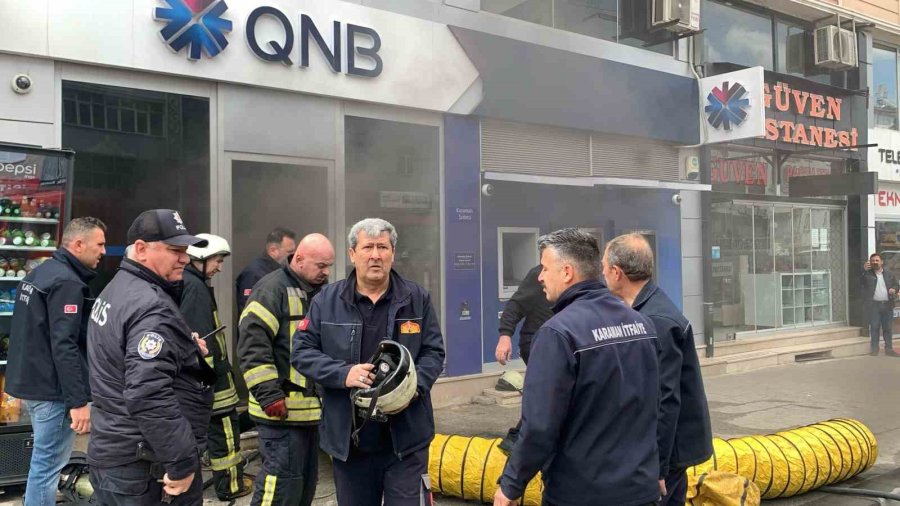 Banka Şubesinde Yangın Paniği