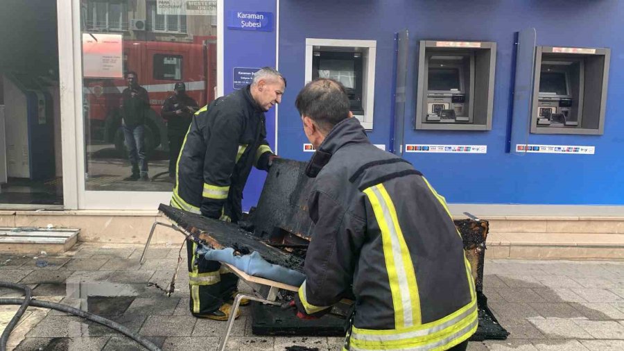 Banka Şubesinde Yangın Paniği