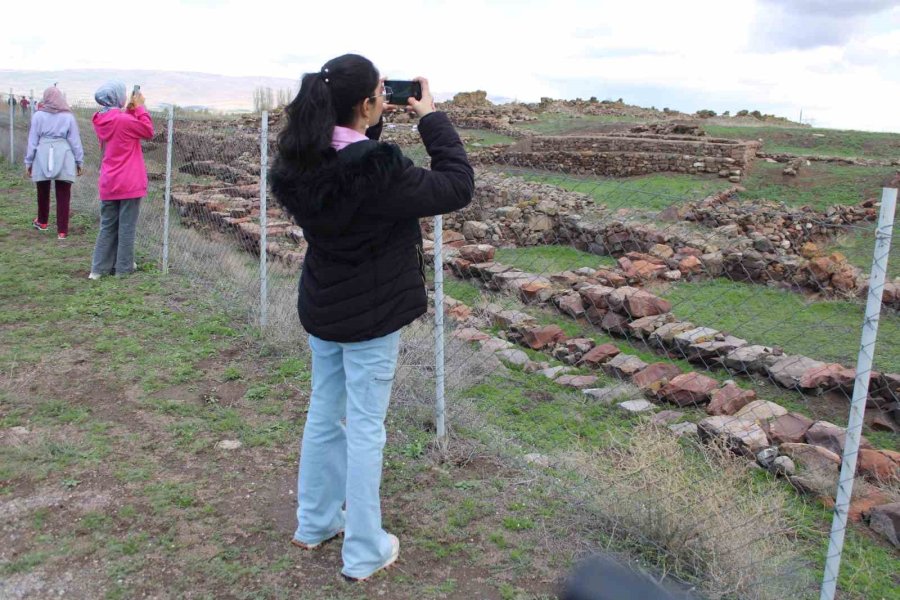 Kültepe’ye Ziyaretçi Akını