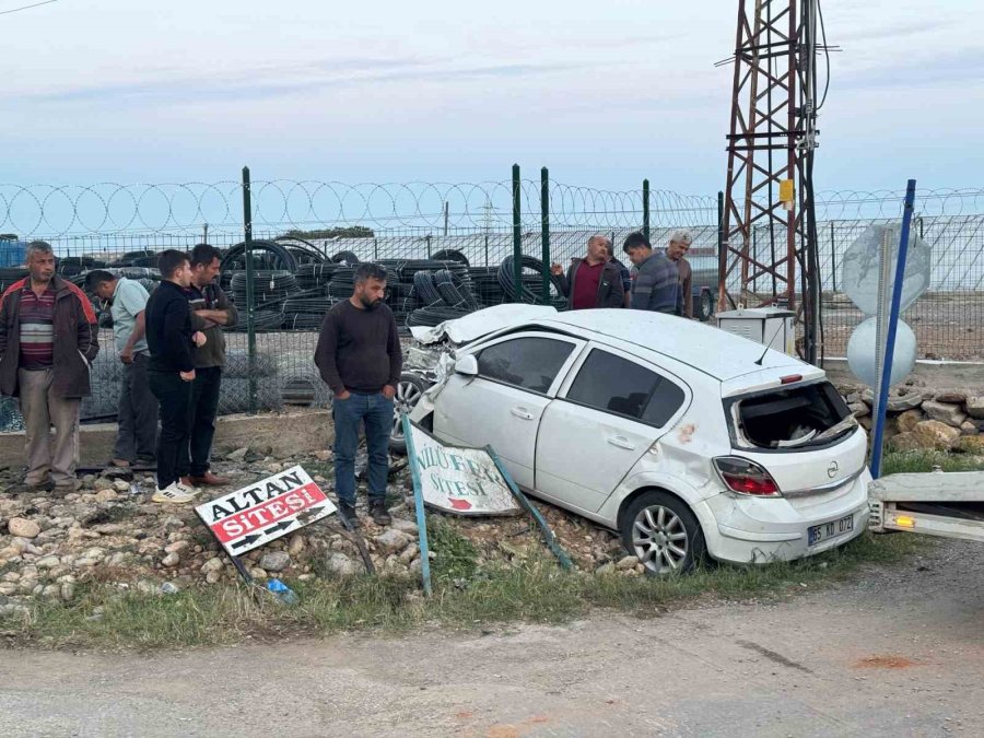 Mersin’de Kamyonet İle Otomobil Çarpıştı: 1 Ölü, 5 Yaralı