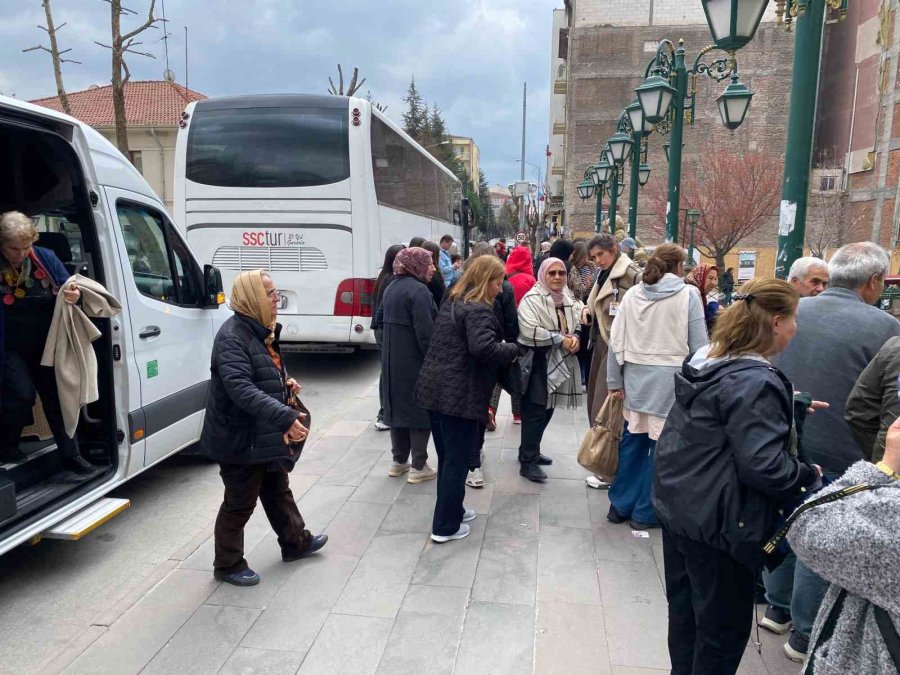 Eskişehir’de Turist Yoğunluğu Sürüyor