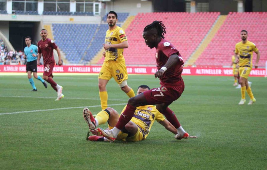 Trendyol Süper Lig: Atakaş Hatayspor: 0 - Eyüpspor: 1 (ilk Yarı)