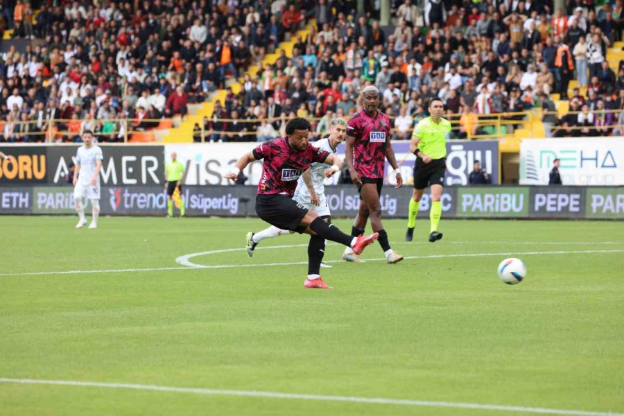 Trendyol Süper Lig: Corendon Alanyaspor: 0 - Bodrum Fk: 0 (ilk Yarı)