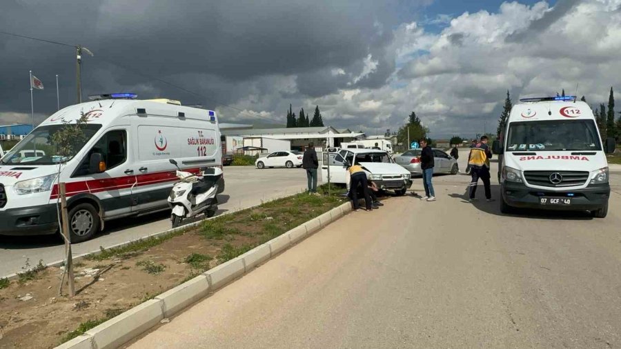 Antalya’da Hastaneye Giderken Kaza Yaptılar: 1’i Çocuk 5 Yaralı