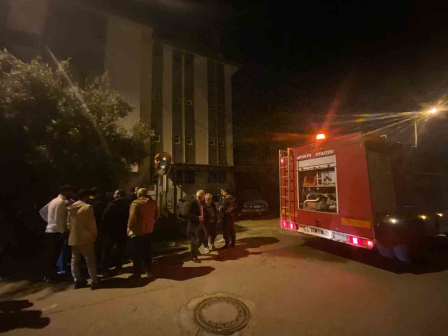 En Mutlu Günleri Kabusa Döndü, Düğün Sırasında Evleri Yandı