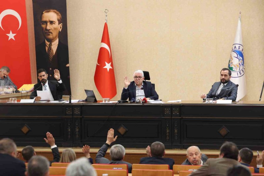 Chp’li Meclis Üyeleri Bölündü, Komisyonlarda Sıfır Çekti