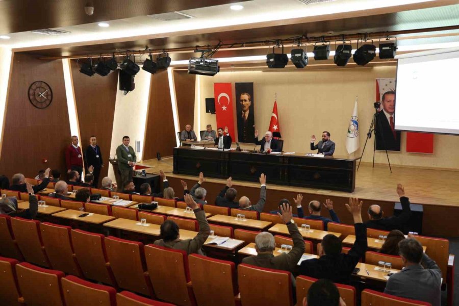 Chp’li Meclis Üyeleri Bölündü, Komisyonlarda Sıfır Çekti