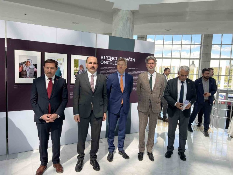 Konya’da "türk Kadın Öncüleri" Sergisi Açıldı