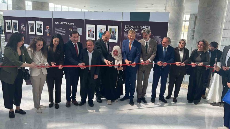 Konya’da "türk Kadın Öncüleri" Sergisi Açıldı