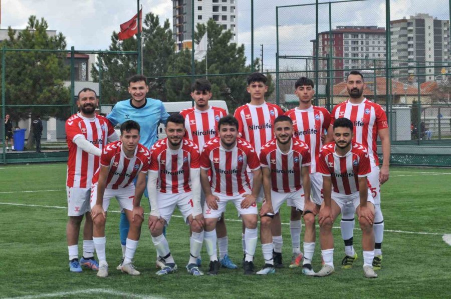 Mahrumlarspor Farklı Kazandı