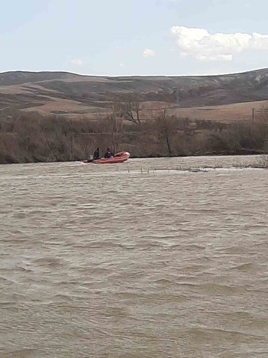 Kayseri’de Nehre Düşen Şahıs Aranıyor