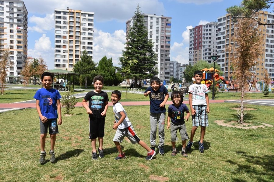Başkan Çolakbayrakdar: "çocuklar İçin Her Parka Toprak Alan Yapıyoruz"