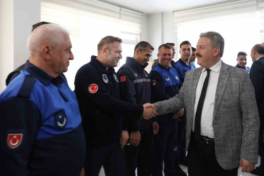 Başkan Palancıoğlu, Mesai Arkadaşlarıyla Bayramlaştı