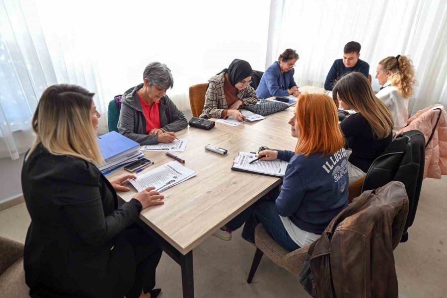 Anamur’da ’hello Mersin’ İngilizce Kursu Açıldı