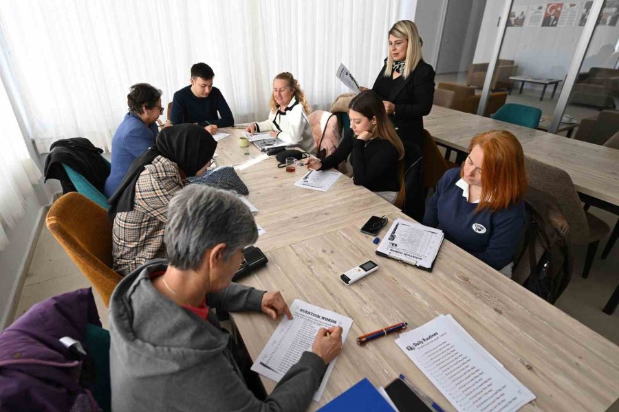 Anamur’da ’hello Mersin’ İngilizce Kursu Açıldı