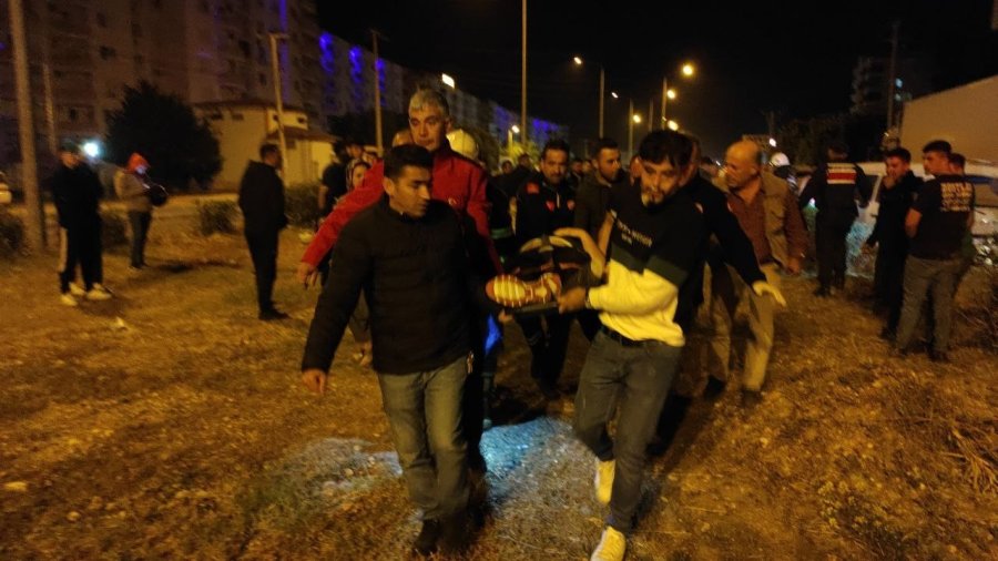 Tır İle Panelvan Aracın Karıştığı Kazada 5 Kişi Yaralandı