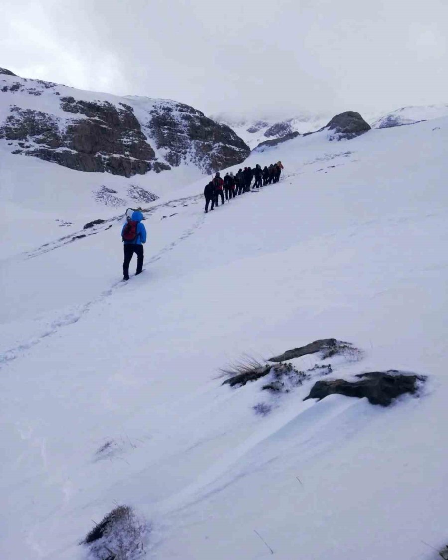 Dağcılar Bolkar Dağları’nda Zirve Yaptı