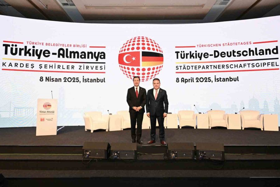 Başkan Böcek, Kardeş Şehirler Zirvesi’ne Katıldı