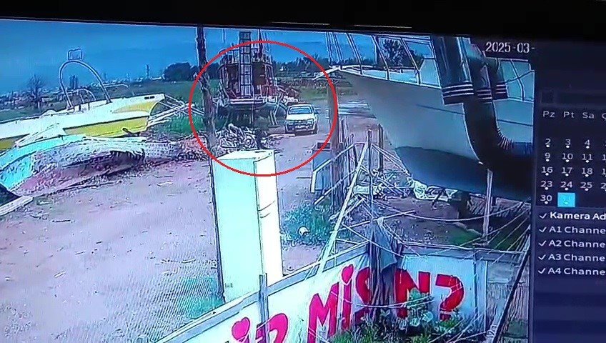 Tur Teknesinin Pervanesini Spiral Makinesiyle Keserek Çaldı