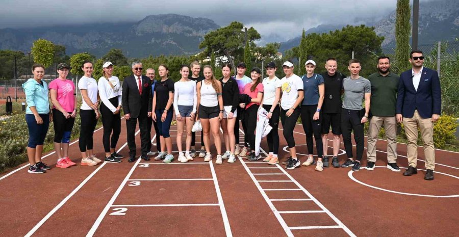 Tenisin Kalbi Kemer’de Atıyor