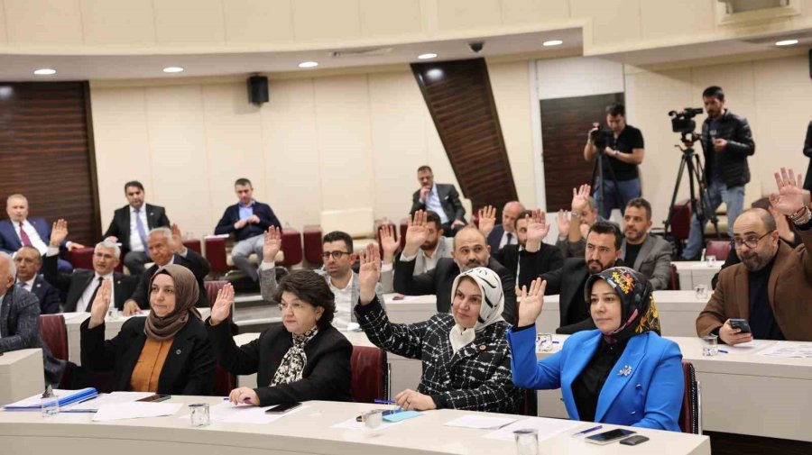 Başkan Çolakbayrakdar: "her Alanda Mutlu Olacak Bir Şehir İnşa Ediyoruz"